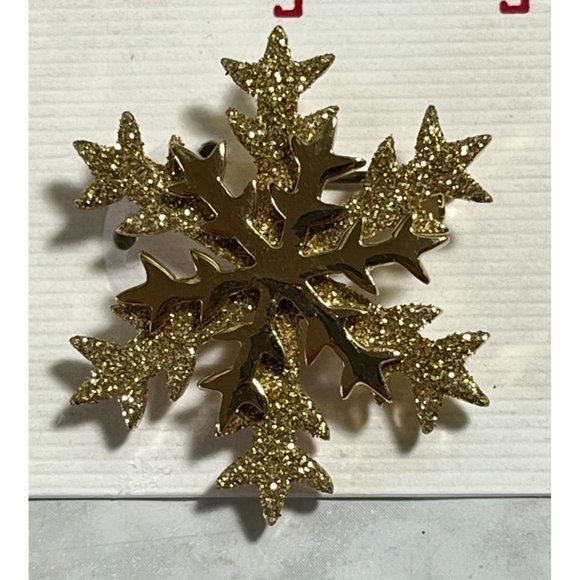 Vintage Winter Snowflake Brooch Gold Tone Glitter Sparkle Christmas Pin - Picture 6 of 6